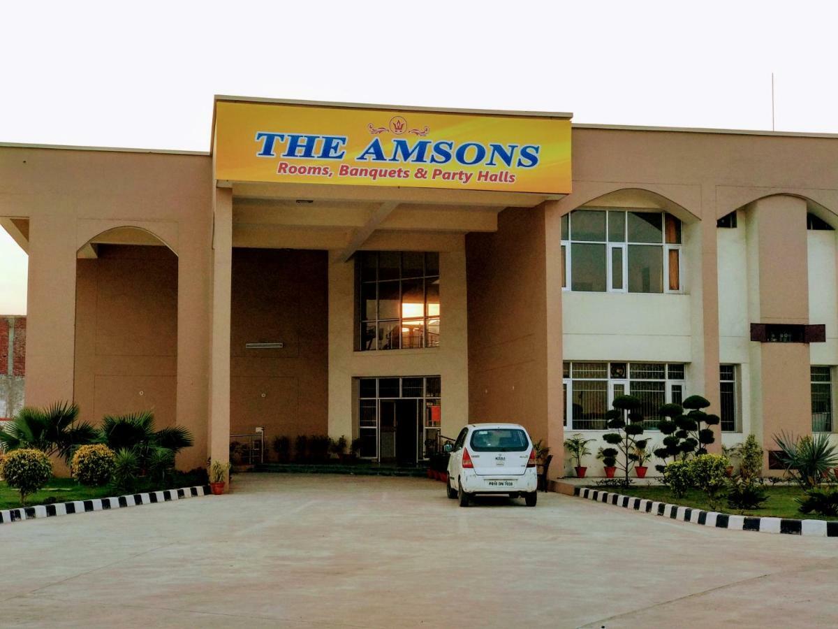 The Amsons Resorts Λουντιάνα Εξωτερικό φωτογραφία