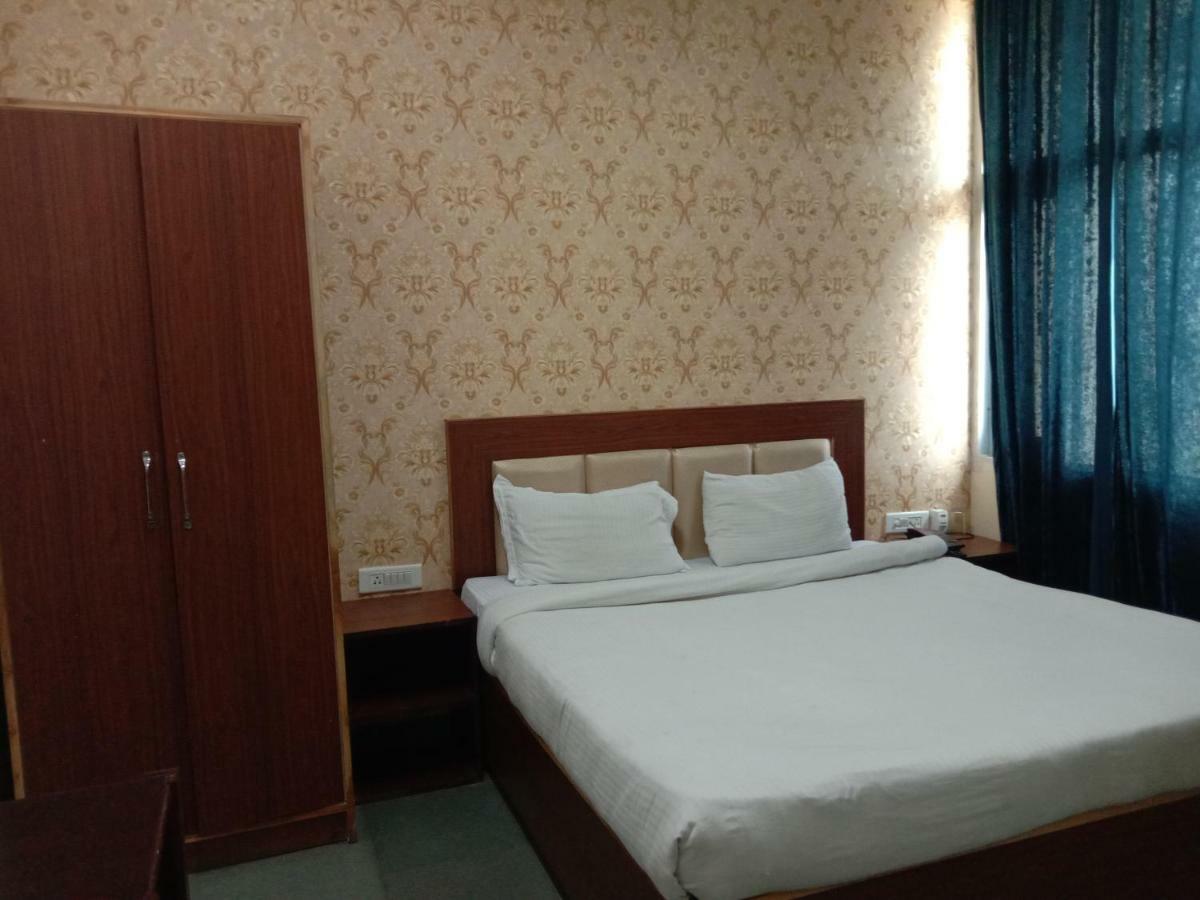 The Amsons Resorts Λουντιάνα Εξωτερικό φωτογραφία